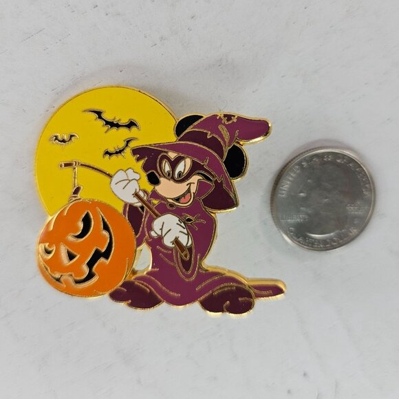 Disneyland Paris Halloween Wizard Mickey 2003 Limited Edition 1800 - Picture 3 of 6